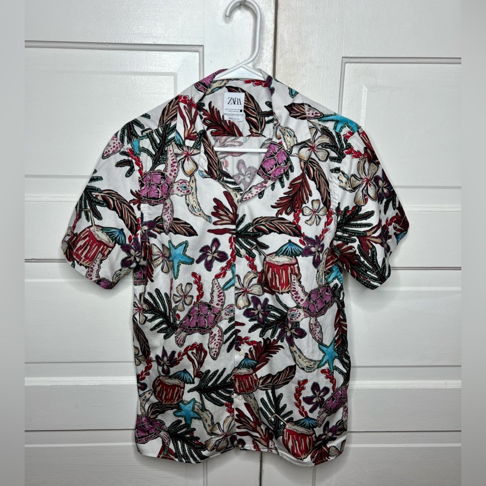 Zara Floral short sleeve shirt size M